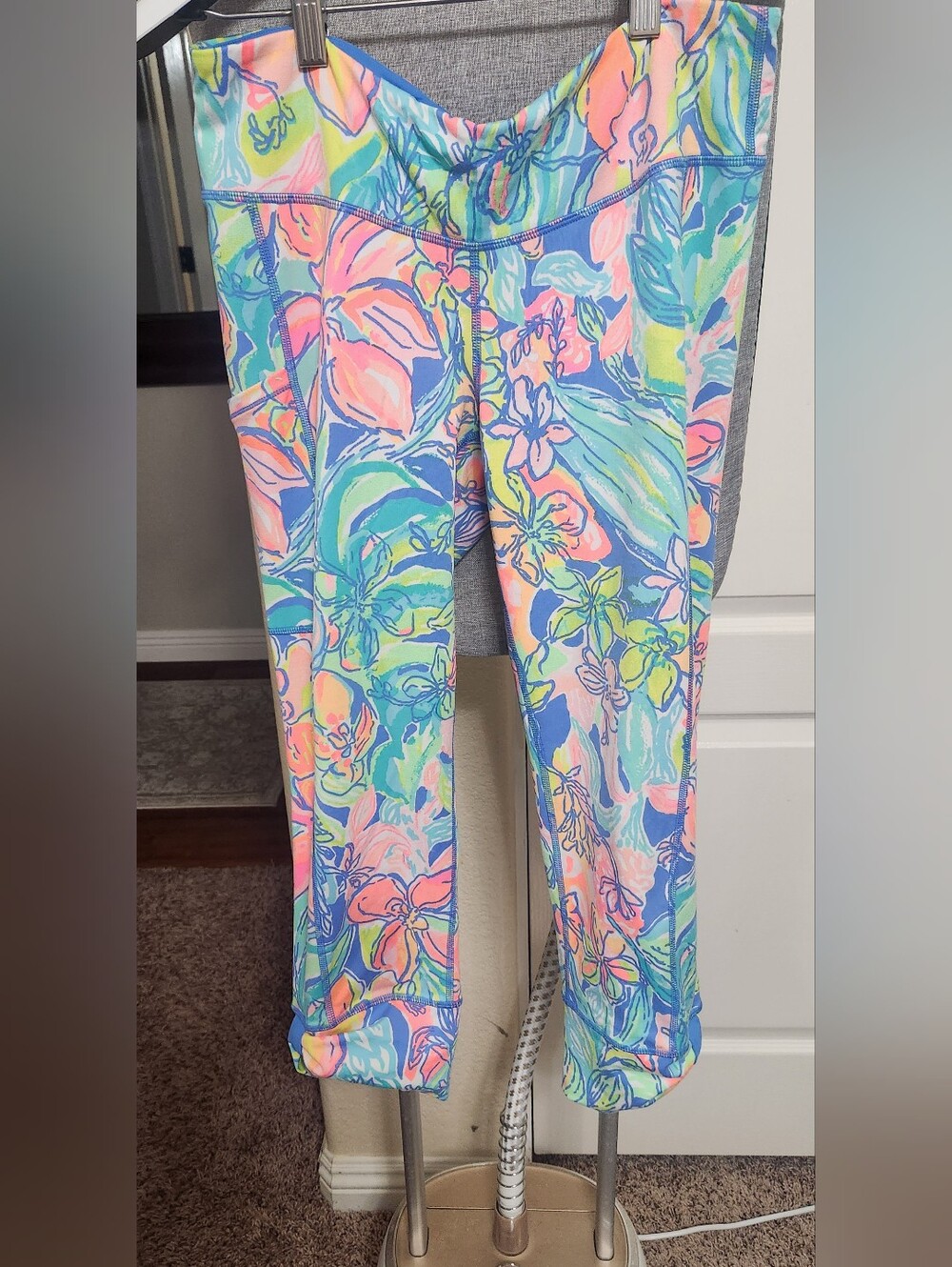 Lilly Pulitzer Luxletic Crop Leggings Blues, Pinks, Green Floral Size L